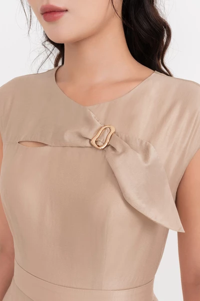 Đầm lụa xòe tay hến