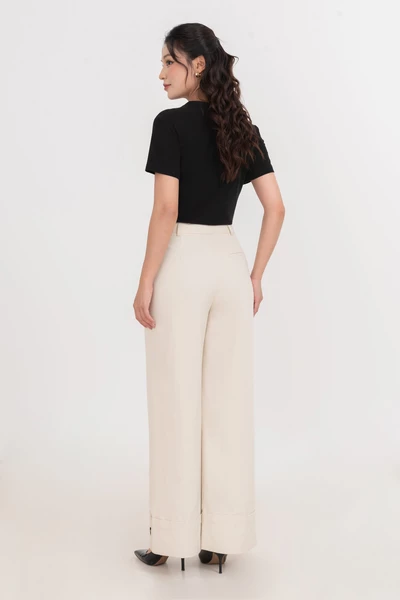 Blossom Scarf Tee – Áo thun phối khăn