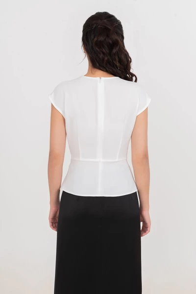 Áo sơ mi cổ V Ivory Grace