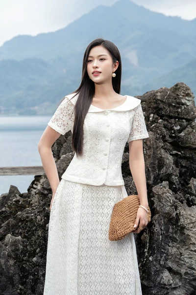 Áo sơ mi ren Ladychic