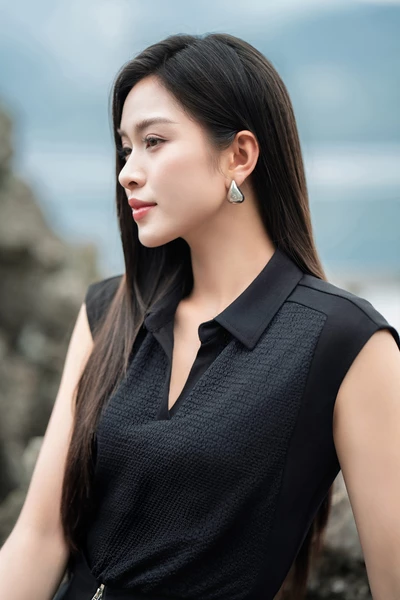 Áo thun cổ đức Noir Ease